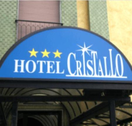 Hotel Cristallo โนวารา ภายนอก รูปภาพ