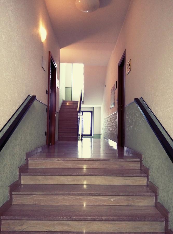 Hotel Cristallo โนวารา ภายนอก รูปภาพ