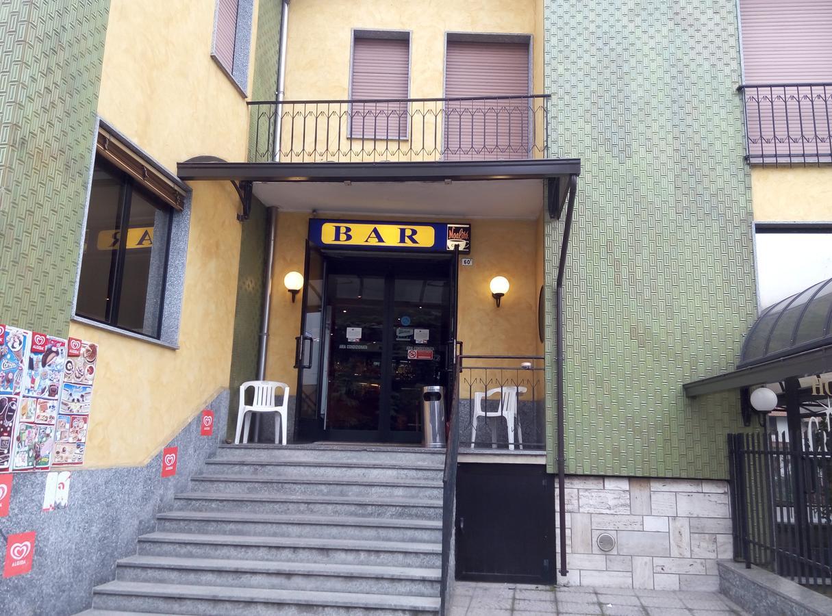 Hotel Cristallo โนวารา ภายนอก รูปภาพ