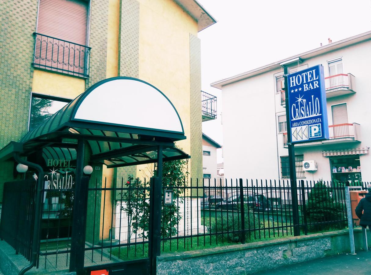 Hotel Cristallo โนวารา ภายนอก รูปภาพ