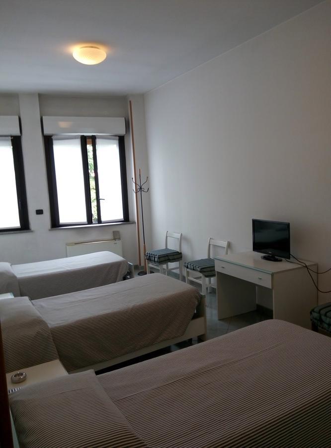 Hotel Cristallo โนวารา ภายนอก รูปภาพ