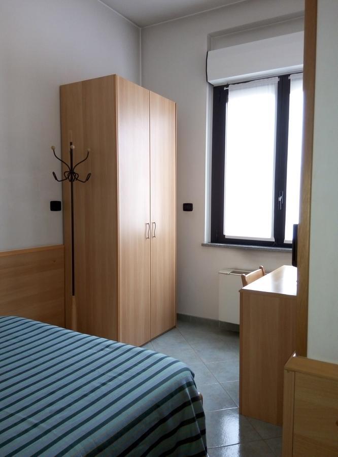 Hotel Cristallo โนวารา ภายนอก รูปภาพ