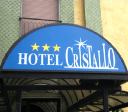 Hotel Cristallo โนวารา ภายนอก รูปภาพ